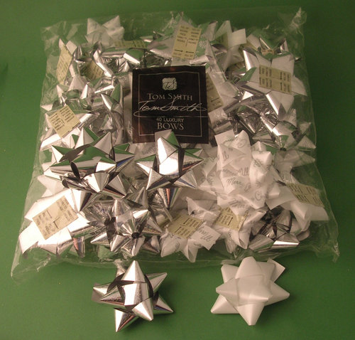 Pack of Silver/White Bows